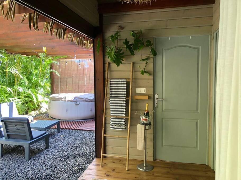 Eden Chalet, Spa Privatif Les Abymes Exterior photo